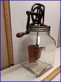 ANTIQUE DAZEY NO 40 PADDLE BUTTER CHURN WithORIGINAL DAZEY 4 QUART GLASS JAR