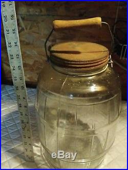 \Duraglas Barrel-Shaped No. 10 Glass Jar Wood Handle 68