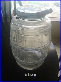 LARGE VINTAGE GLASS GENERAL STORE PICKLE JAR With WOOD BAIL HANDLE