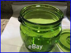 L E Smith Art Glass Green Cookie Jar 8 T X 25 D X 8 W With Handles