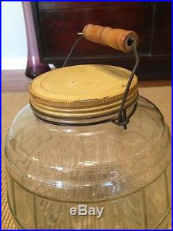 VINTAGE glass BARREL STYLE GENERAL STORE Pickle Candy Jar Wooden Handle Antique