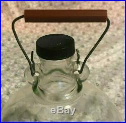 Vintage ONE GALLON GLASS JUG withHANDLE & LID bottle/jar/pail MADE IN CANADA B6055